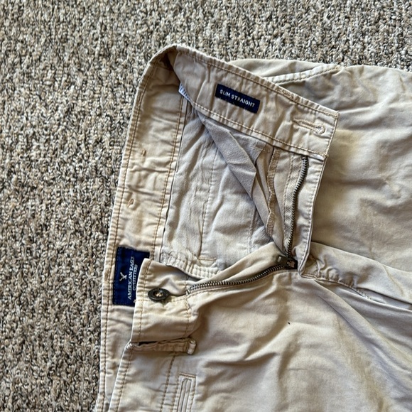 Men’s American Eagle Slim Straight Chinos - Picture 2 of 3